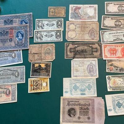 International paper currency (one lot)
