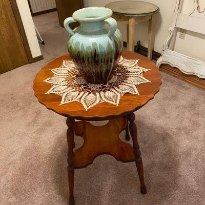 VINTAGE TABLE