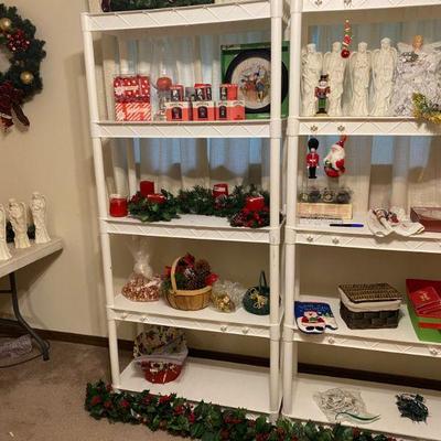 HOLIDAY ROOM