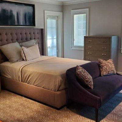 QUEEN SIZE TUFTED HEADBOARD BED