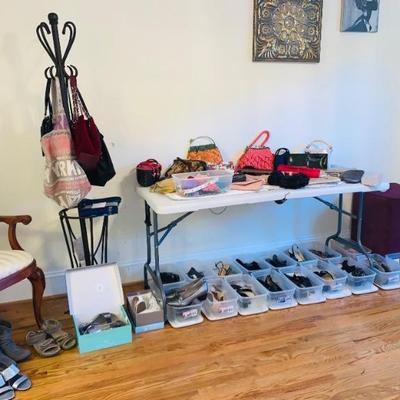 LOTS OF LADIES SHOES, MOSTLY SIZE 8; 8.5, MANY ARE BRAND NEW SHOES