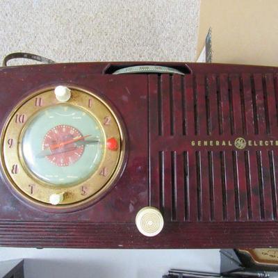 General Electric bakelite radio
