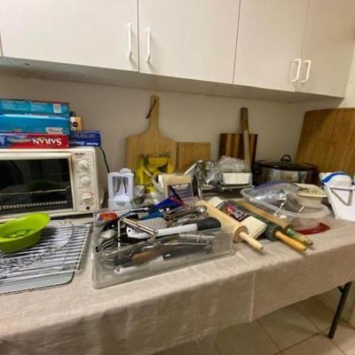 Lots of Kitchen Items