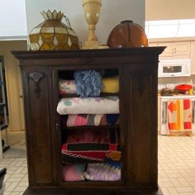 Antique & Vintage Quilts, Crazy Quilts, Lone Star Quilts, Square Patch Quilts, dating back to 1926