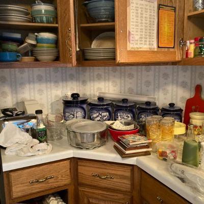 Kitchen - full, full, full