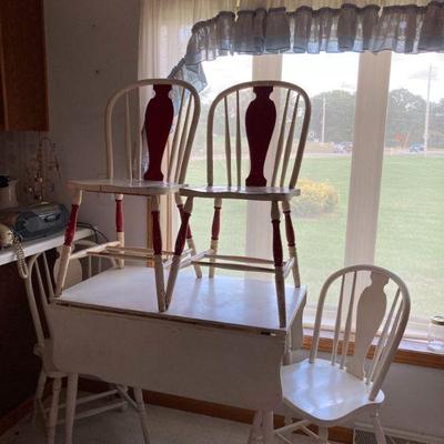 Cute drop leaf & 4 chairs