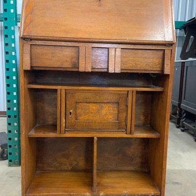 https://www.ebay.com/itm/125503731266	RR4019 Antique Oak Drop-Down Secretary Desk Compact		Auction
