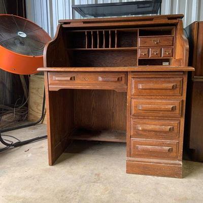 https://www.ebay.com/itm/125503731261	RR4026 Oak Creek Riverside Rolltop Desk Jammed 2nd Drawer NO KEY		Auction
