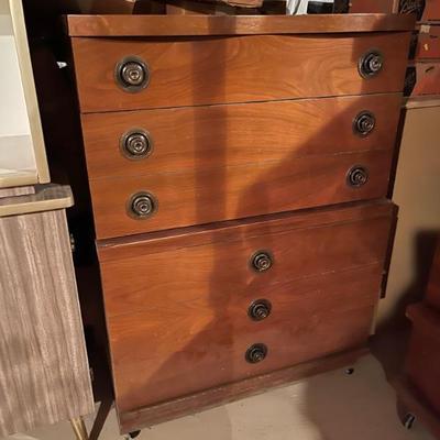 Chest of drawers
