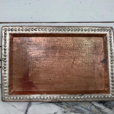 Large Hand Hammered Santa Clara Copper Tray
Tray section (without handles) measures 23.5x15.5
Exceptional piece from the Coppersmiths in...