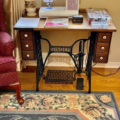 SINGER Treadle Sewing Machine Table 