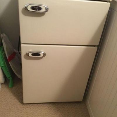 Kenmore Dorm Room 
Size Refrigerator