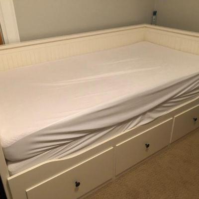 IKEA HEMNES DAY BED