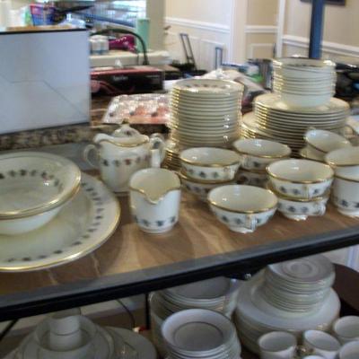 79pcs. Minton "Mirabeau" China Dinnerware