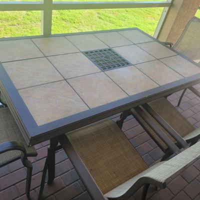 Lanai table and 4 chairs