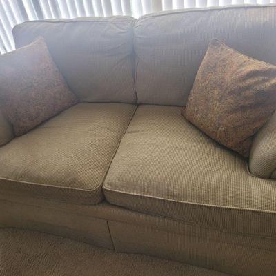 Matching love seat to the previous sofa