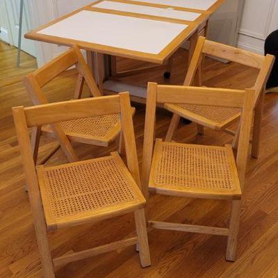 Vintage Folding Butterfly Table with 4 wicker rattanchairs 