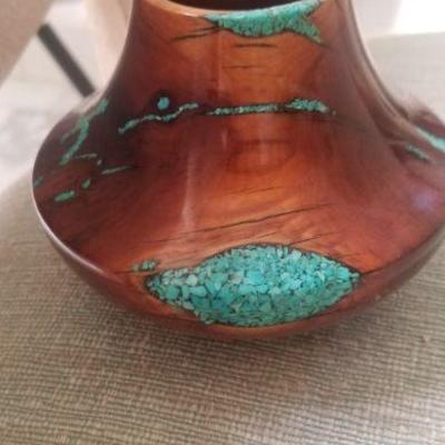 hane tirned woofen pot small with turquoise in lay
