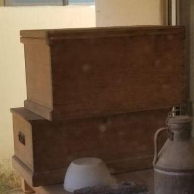 2 antique divetailed pine blankt boxes