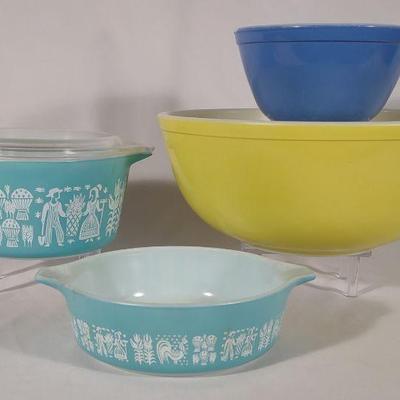 4 Piece Vintage Pyrex Bowls & Casserole Bowls