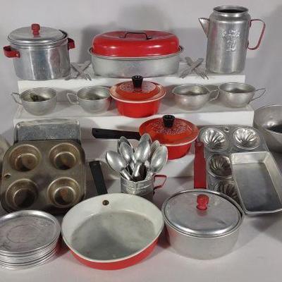 Childrens Vintage Toy Cookware & Kitchenware Set