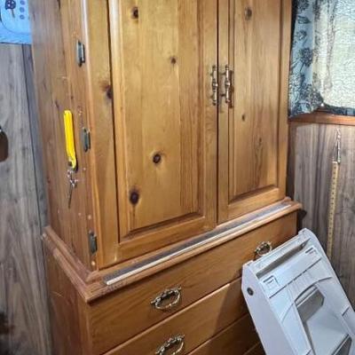 Armoire for crafts
