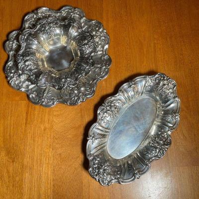 (3pc) REED & BARTON STERLING SILVER | Including a footed bowl and matching under plate; plus a bread tray; together 41 ozt - dia. 11-1/2...