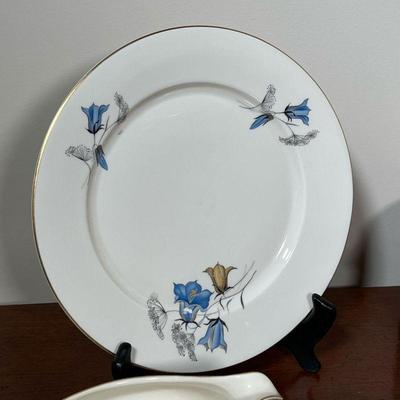 GROUP ROSNETHAL & OTHER CHINA | Large collection of Royal Doulton and Rosenthal China with floral motifs