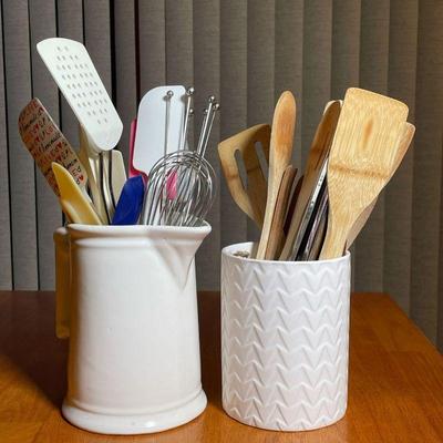 GROUP KITCHEN UTENSILS | Two canisters with various useful utensils