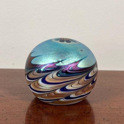 LUNDBERG STUDIOS PAPERWEIGHT | 1978 art glass paperweight with iridescence, signed and dated on the bottom - w. 2-3/4 in. (approx.)
