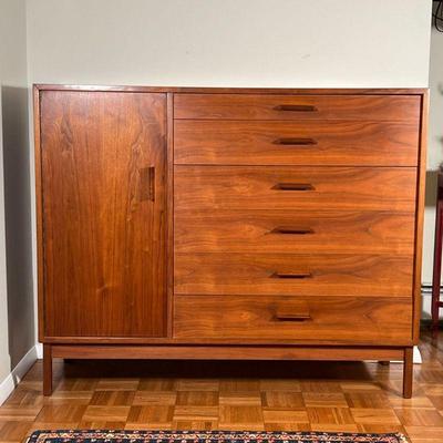 MID-CENTURY DRESSER | Mid-century modern chest of drawers / wardrobe cabinet, having a cabinet door flanking six full width drawers - h....