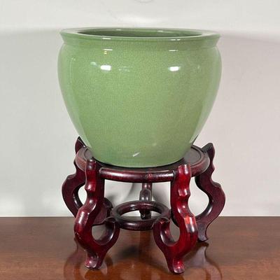 GREEN PLANTER ON STAND | Cream glazed pottery planter all cracked ice design, on a nice wooden stand - h. 10-1/4 in. (pot only)
