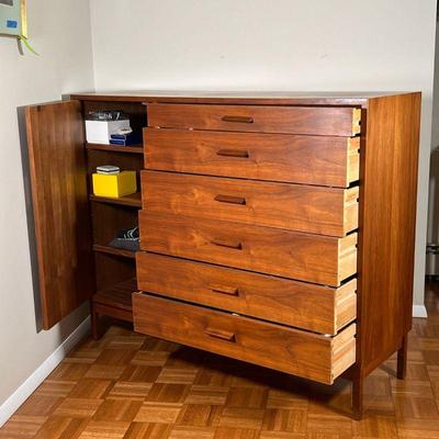 MID-CENTURY DRESSER | Mid-century modern chest of drawers / wardrobe cabinet, having a cabinet door flanking six full width drawers - h....