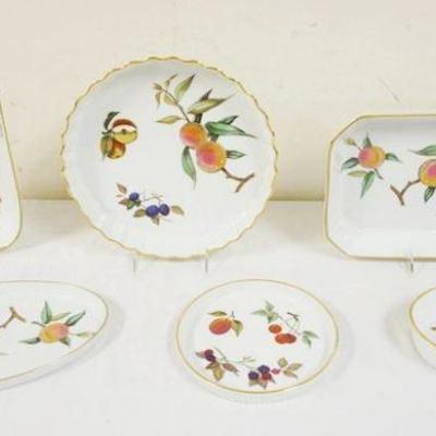 1128	ROYAL WORCESTER EVESHAM LOT OF 6 PIECES ASSORTED TRAYS/SERVING DISHES, LARGEST IS APPROXIMATELY 14 IN X 8 1/4 IN
