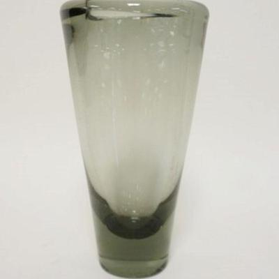 1119	MODERN SMOKED GLASS VASE ARTIST SIGNED & NUMBERED, APPROXIMATELY 7 IN HIGH
