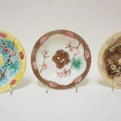 1081	LOT OF 3 ANTIQUE MAJOLICA BOWLS, 8 1/2 IN
