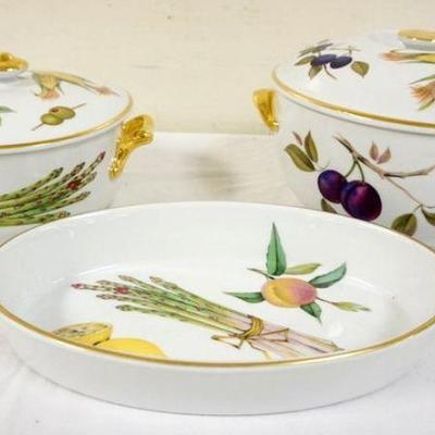 1134	ROYAL WORCESTER EVESHAM 3 PIECE LOT, 2 COVERED DISHES & OVAL TRAY
