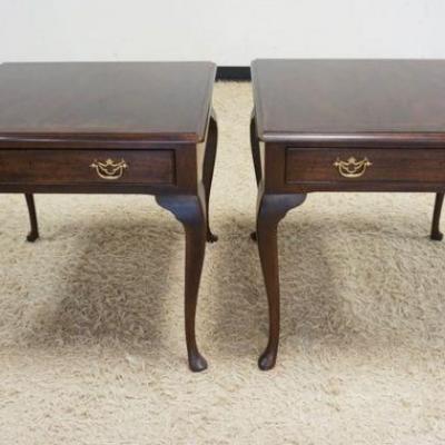 1013	2 HENREDON MAHOGANY LAMP TABLES/END STANDS, ONE DRAWER, APPROXIMATELY 26 IN SQUARE X 25 IN HIGH
