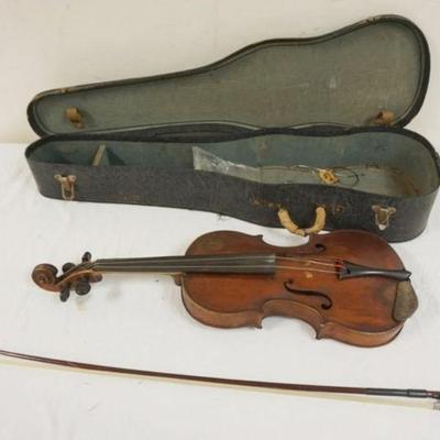 1153	ANTIQUE VIOLIN W/BOW IN CASE, APPROXIMATELY 24 IN

