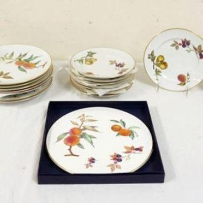 1133	ROYAL WORCESTER EVESHAM 27 PIECE LOT, 8-10 IN PLATES, 9-8 1/4 IN PLATES, 9-6 3/4 IN PLATES & 11 IN TRAY
