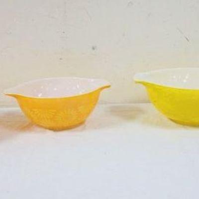 1120	LOT OF 4 MODERN STYLE PYREX MIXING BOWLS, LARGEST IS APPROXIMATELY 13 IN X 4 1/2 IN
