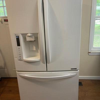 LG Refrigerator- 
LG Fridge & Freezer
$700
Details
Condition
Used - like new
Brand
LG
Color
White
Type
French Door Refrigerator
Model:...
