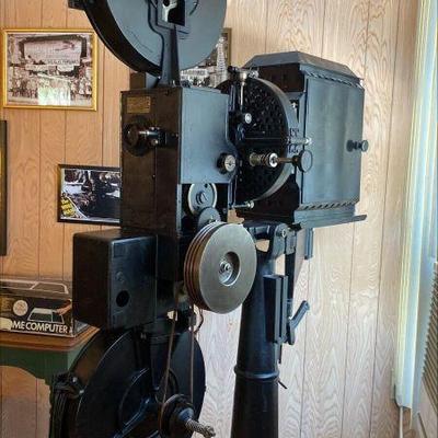 https://www.ebay.com/itm/115536301537	NW1001 ANTIQUE Silent Film Projector TYPE PS-22 RCA Photophone
