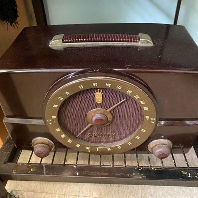 https://www.ebay.com/itm/115541074854	NW5707 Zenith Brown Bakelite Case Radio Vintage Local Pickup
