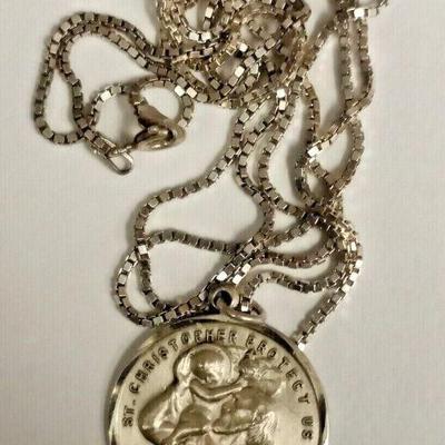 https://www.ebay.com/itm/125532291480	RAB3049 VINTAGE 30 INCH STERLING SILVER BOX CHAIN & ST. CHRISTOPHERS MEDAL
