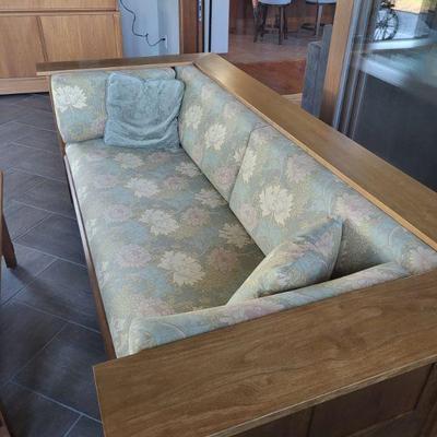 Prairie Settle Sofa By Stickley Mission Style Cherry Wood Design by Sanderson Chrsanthemum