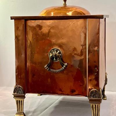 Gorgeous Square Copper Container in good condition with light wear. Measures 12.5" x 12.5" x 14.2" 
