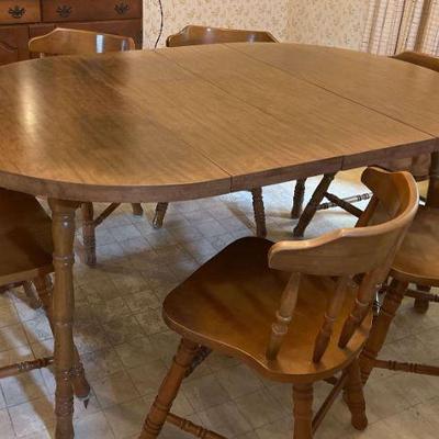Formica Kitchen Table With Six Chairs https://ctbids.com/estate-sale/17888/item/1780254