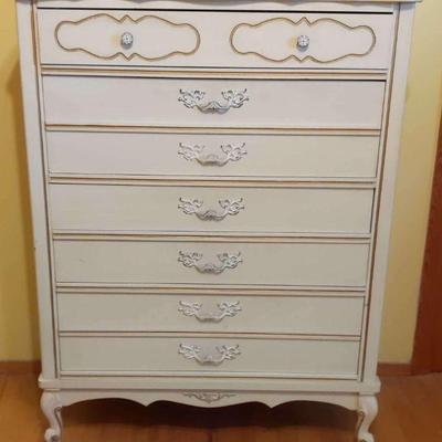 French Provincial Style Chest of Drawers https://ctbids.com/estate-sale/17888/item/1780472