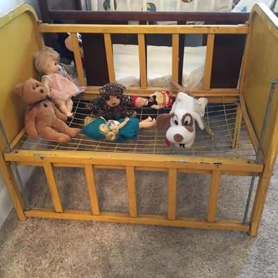 Vintage doll bed